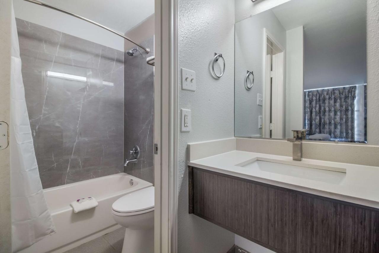Motel 6 Groves, Tx Zewnętrze zdjęcie